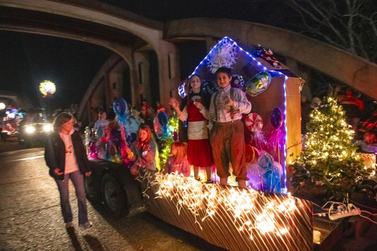 PHOTOS: Christmas on the Coosa