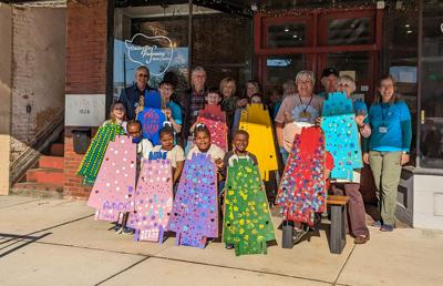 Lake Martin Dulcimer Club teaches DES students the Dulcimer