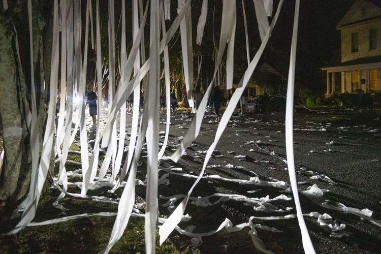 PHOTOS: Tallassee High School Class of 2025 and 2005 roll downtown