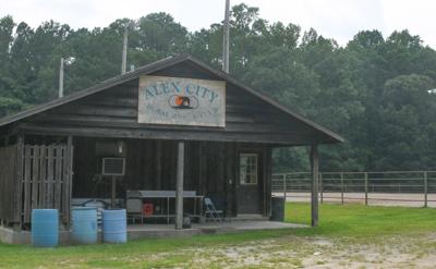 Council votes to approve compensating riding club