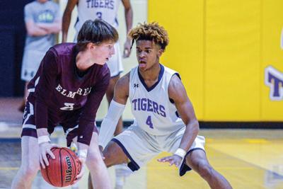 ECHS Roundup: Basketball teams grab one win each, wrestling takes close losses in Tallassee