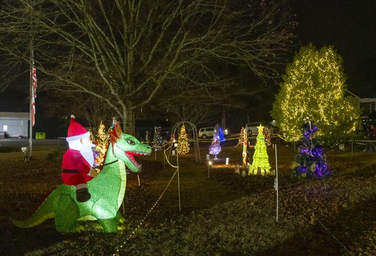 20251210 Tallassee Bell Park Tree lighting005.jpg