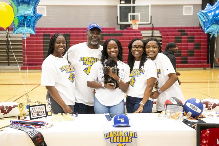 Five Stanhope Elmore athletes sign scholarships for college athletics