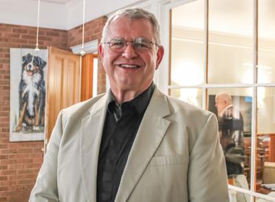 Former DHS principal announces intention to run for mayor