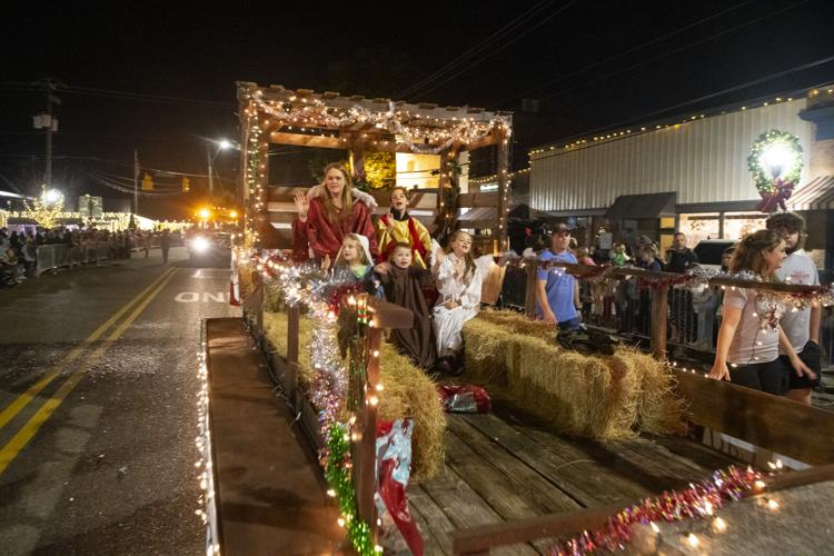 PHOTOS: Christmas on the Coosa