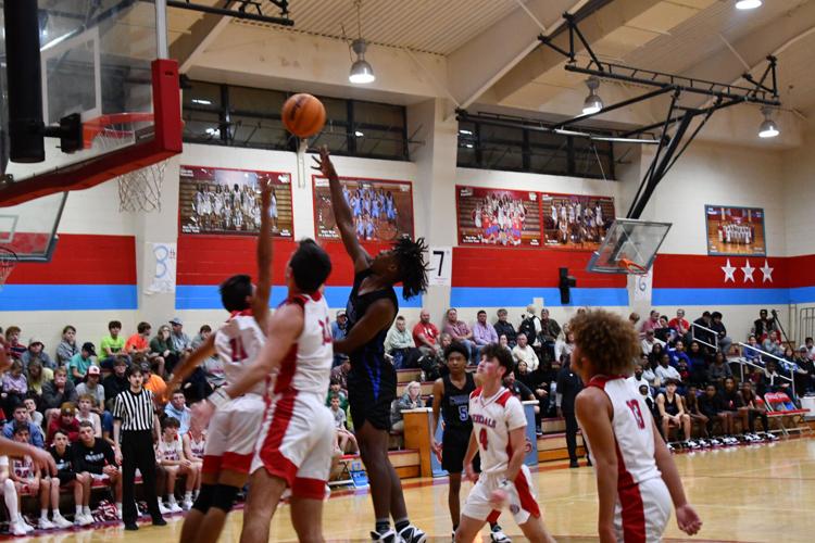 PHOTOS: Central Coosa cruises by Horseshoe Bend