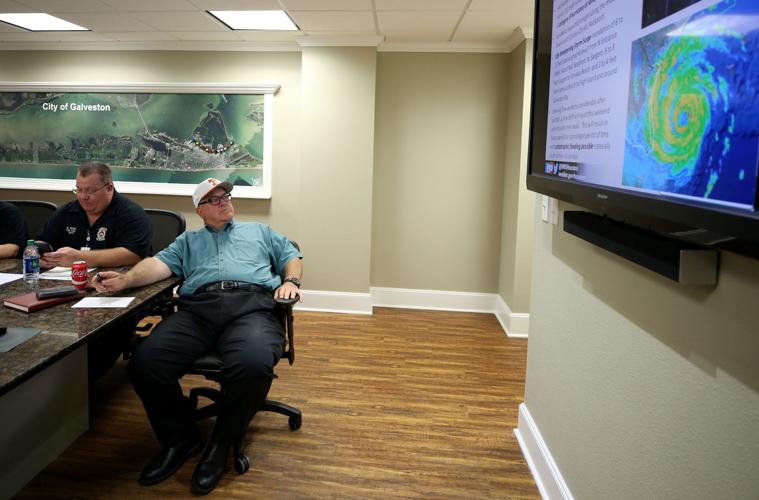 As Harvey arrives, officials anticipate days of flooding