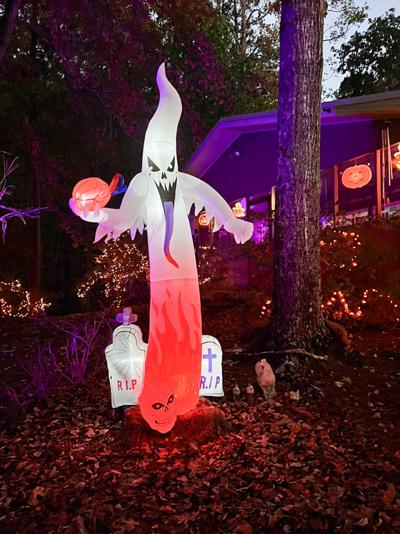 102225 lake martin halloween house.jpg