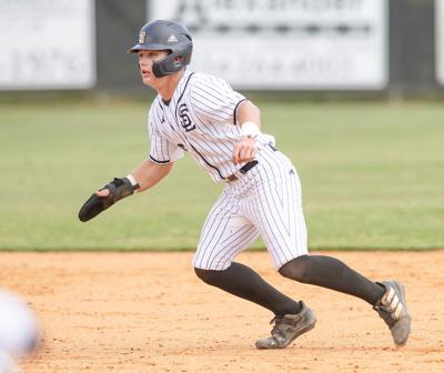 Stanhope Elmore defeats Helena in game three to reach quarterfinals