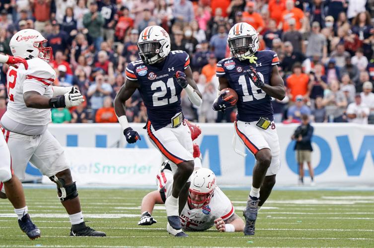 PHOTOS: Auburn and Houston duke it out at the Birmingham Bowl
