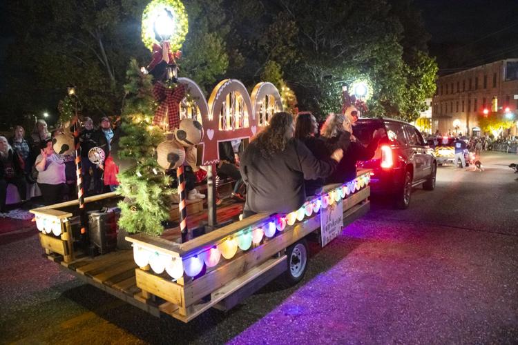 PHOTOS: Christmas on the Coosa