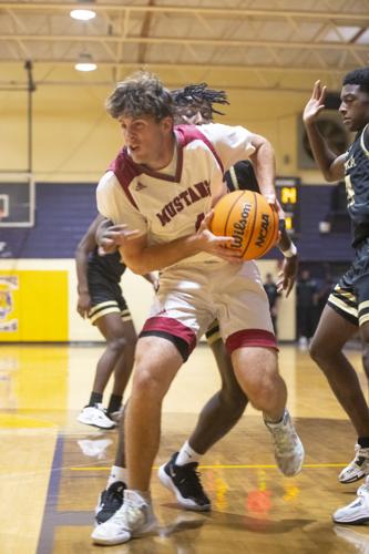 PHOTOS: Wetumpka boys basketball takes on Stanhope Elmore