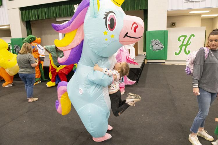 PHOTOS: Studnets react to the reveal of mystery readers