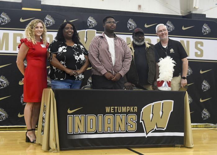 wetumpka signing 21.jpg