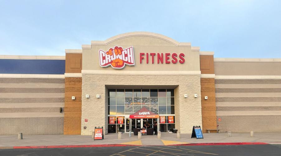 Front entrance of Crunch Arcadia, located at 4533 E Thomas Road in Arcadia, AZ.