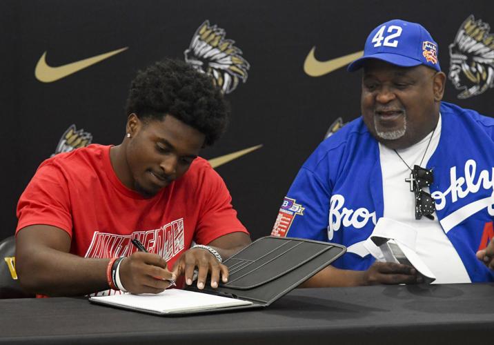 wetumpka signing 05.jpg