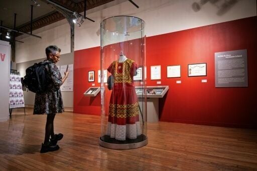 Poniatowska interviewed students who were political prisoners following a massacre against student demonstrators in 1968