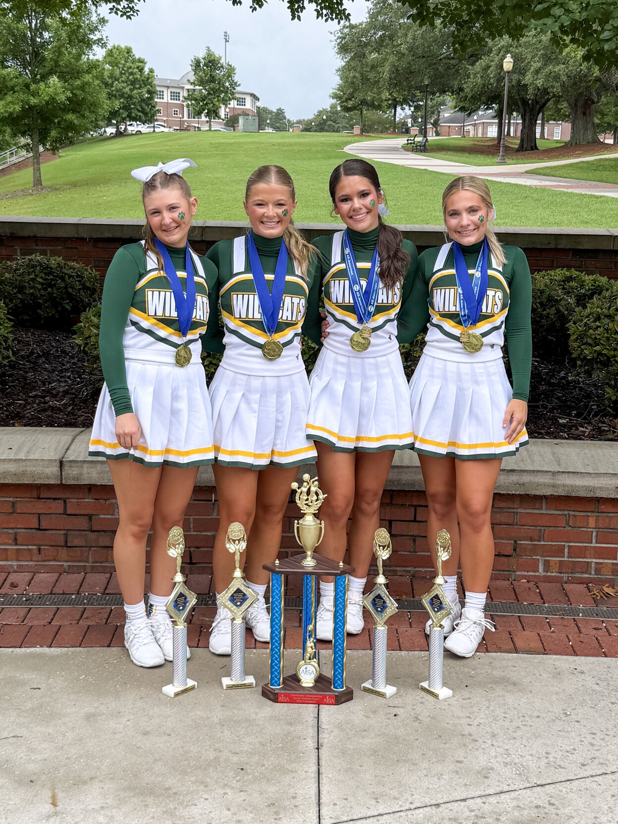 070126 edgewood cheer 01.jpg