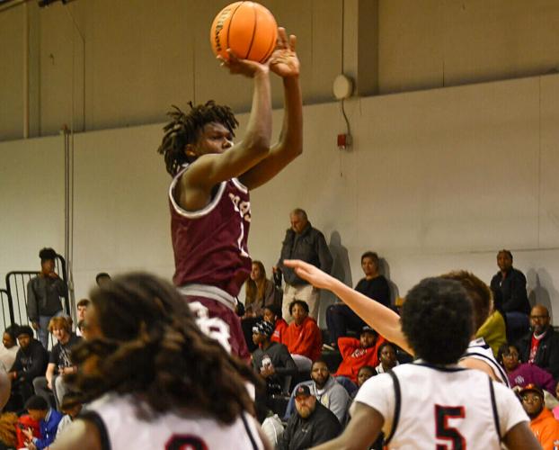 Quez Thompson leads Benjamin Russell in senior season