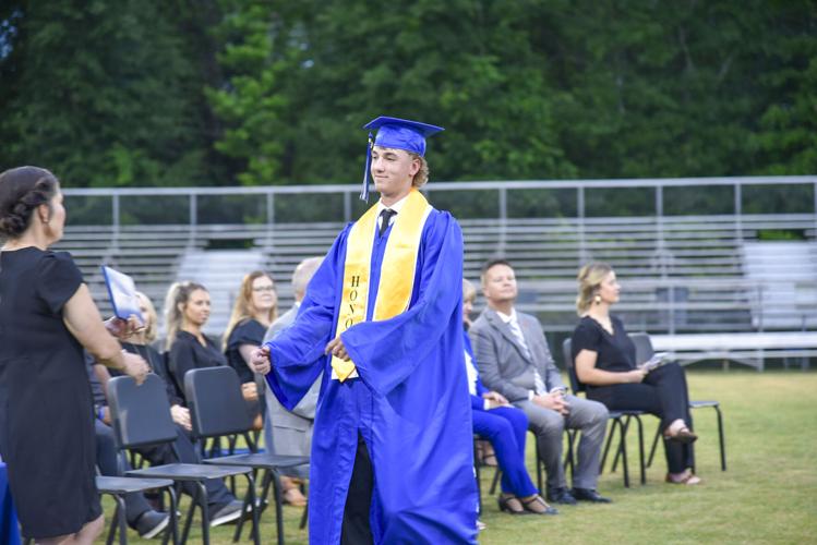 052726RHSGRAD16.jpg