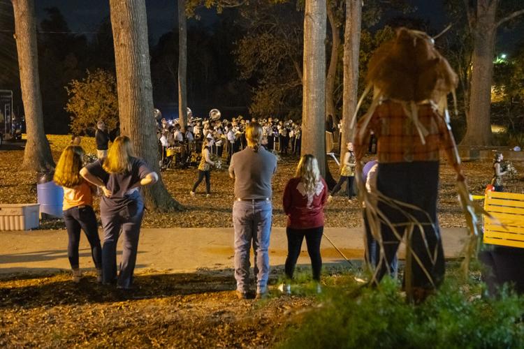 PHOTOS: A Scarecrow of a Tailgate
