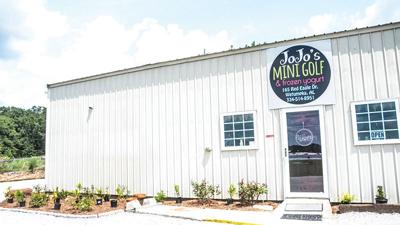 Former equipment rental reopens as mini golf course, frozen yogurt shop