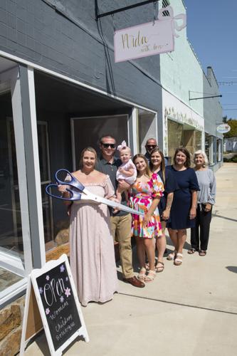 PHOTOS: Aida with love cuts ribbon on newest downtown Wetumpka store