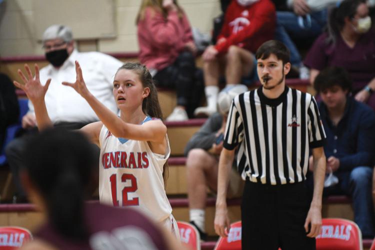 PHOTOS: Horseshoe Bend handles business on Friday versus Donoho