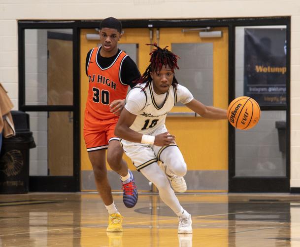 020926 wetumpka area basketball 26.jpg