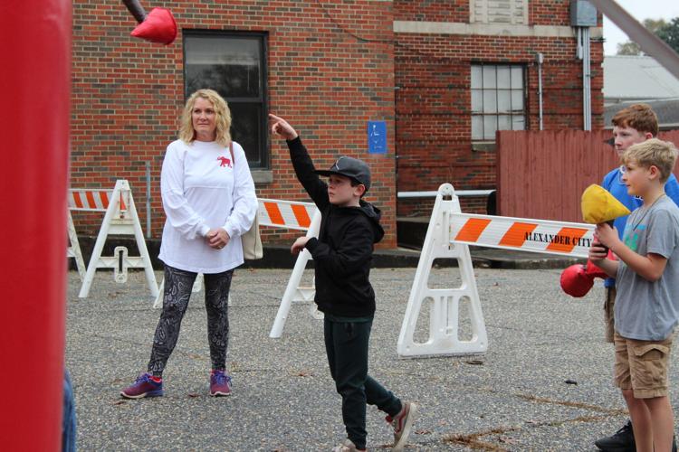 Parks & Rec and Main Street Alex City hold fifth annual Downtown Christmas