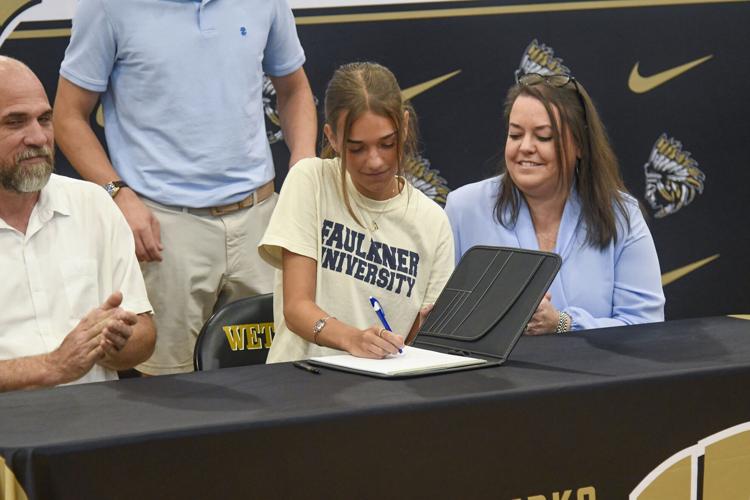 wetumpka signing 39.jpg