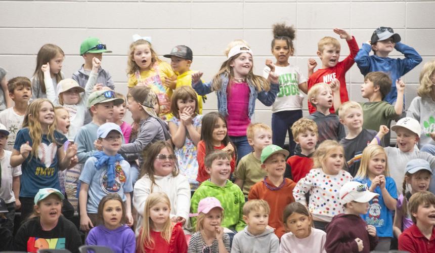 PHOTOS: Studnets react to the reveal of mystery readers