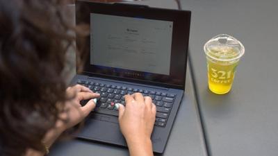 Expert tips for small business success in the AI era