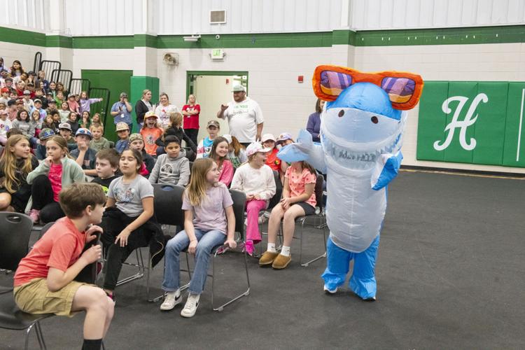 PHOTOS: Studnets react to the reveal of mystery readers