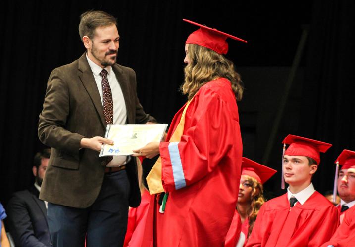 Horseshoe Bend seniors receive honors for graduation