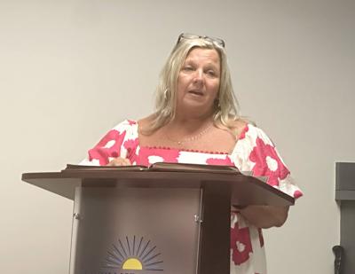 Vicki Lewis discusses HBS graduation efforts with Kiwanis