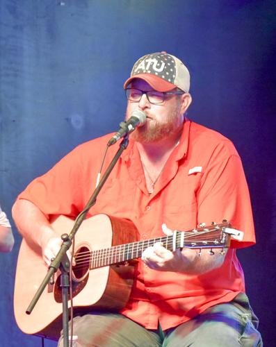 072926 Songwriters Martins Pizza 5.jpg