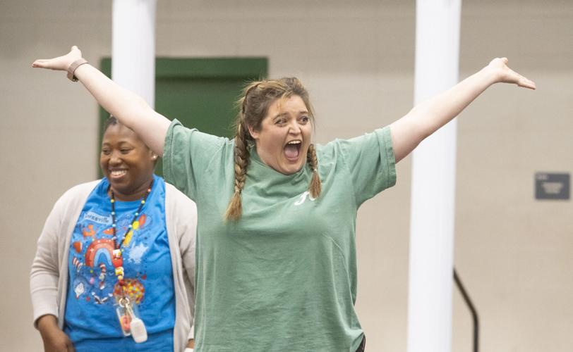 PHOTOS: Studnets react to the reveal of mystery readers