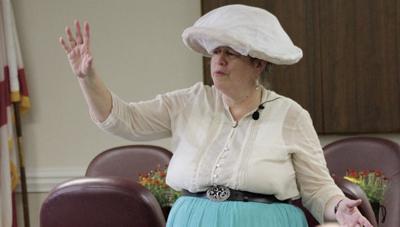 Locals hear dramatic telling of Titanic history