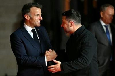 Ukrainian President Volodymyr Zelensky called for the EU to give Ukraine full membership before heading in to talks with EU leaders