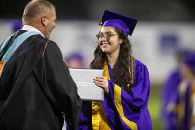 Two valedictorians give classmates, crowd advice at Tallassee