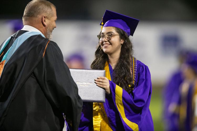 Two valedictorians give classmates, crowd advice at Tallassee
