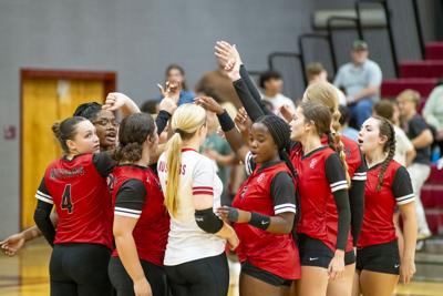 082725 SE volleyball.jpg