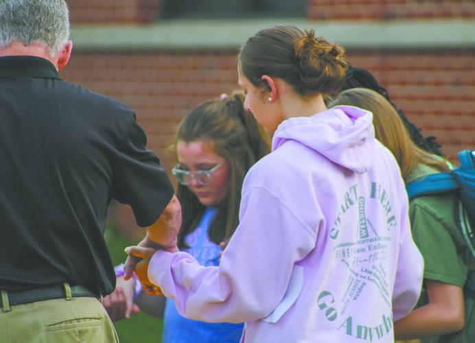 DHS partakes in international See You at the Pole event