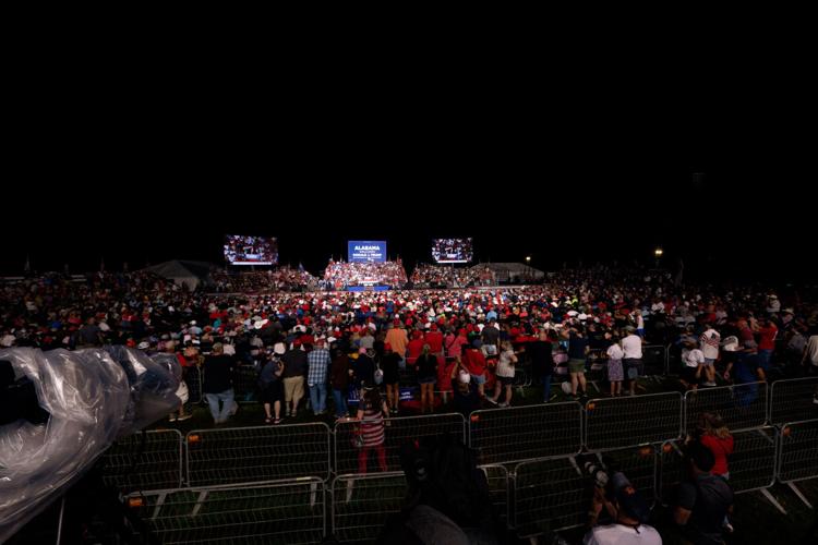 Photos:Trump hosts rally in Cullman