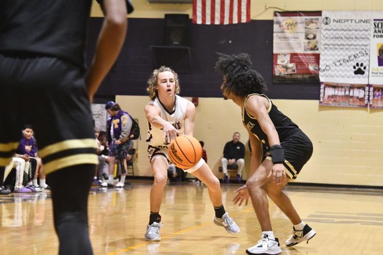 PHOTOS: Wetumpka boys defeat Elmore County, 80-62