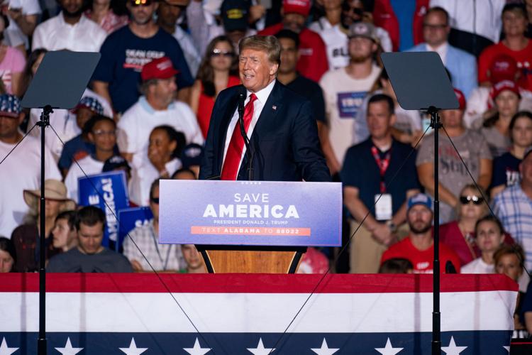 Photos:Trump hosts rally in Cullman