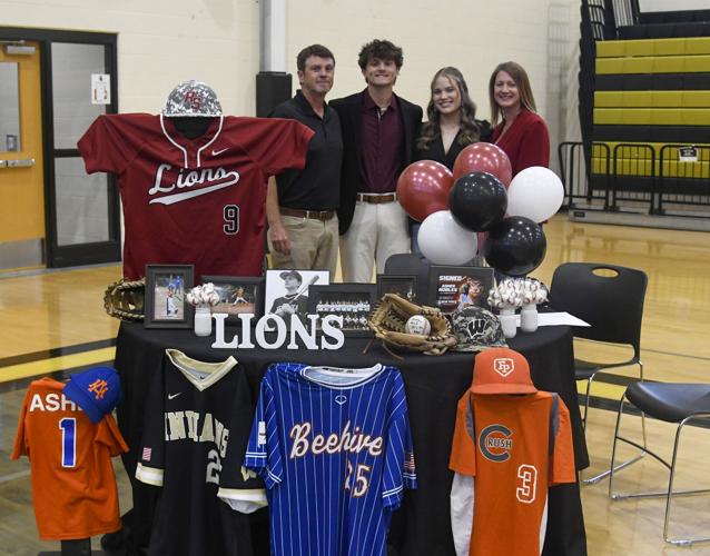 wetumpka signing 01.jpg