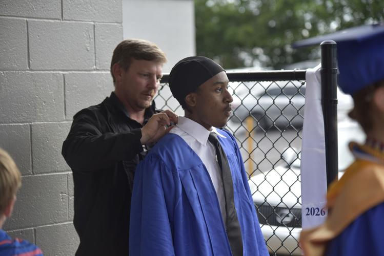 052726RHSGRAD4.jpg
