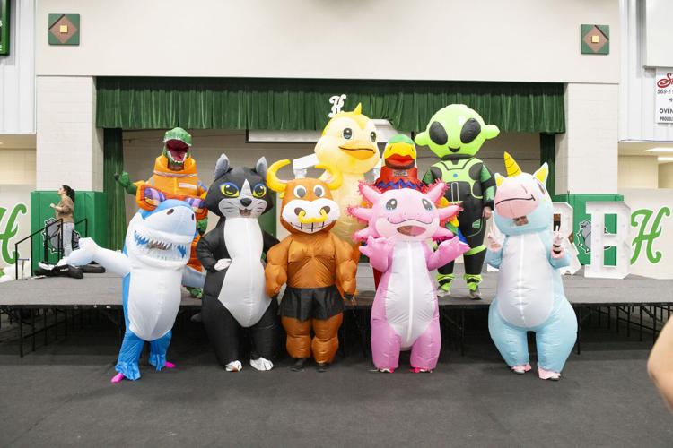 PHOTOS: Studnets react to the reveal of mystery readers